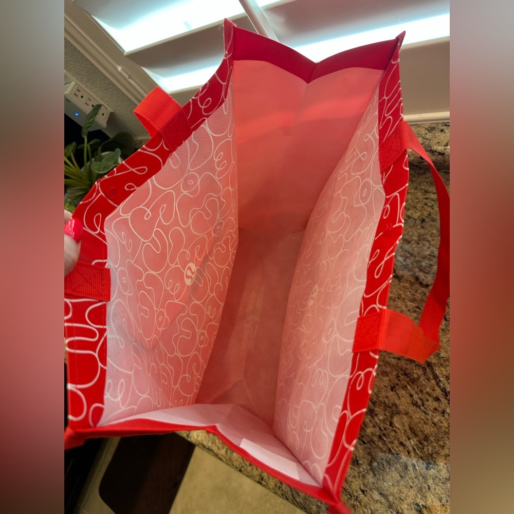 Lululemon Reusable LARGE Tote Bag – Red & White Graphic Print - Picture 4 of 4